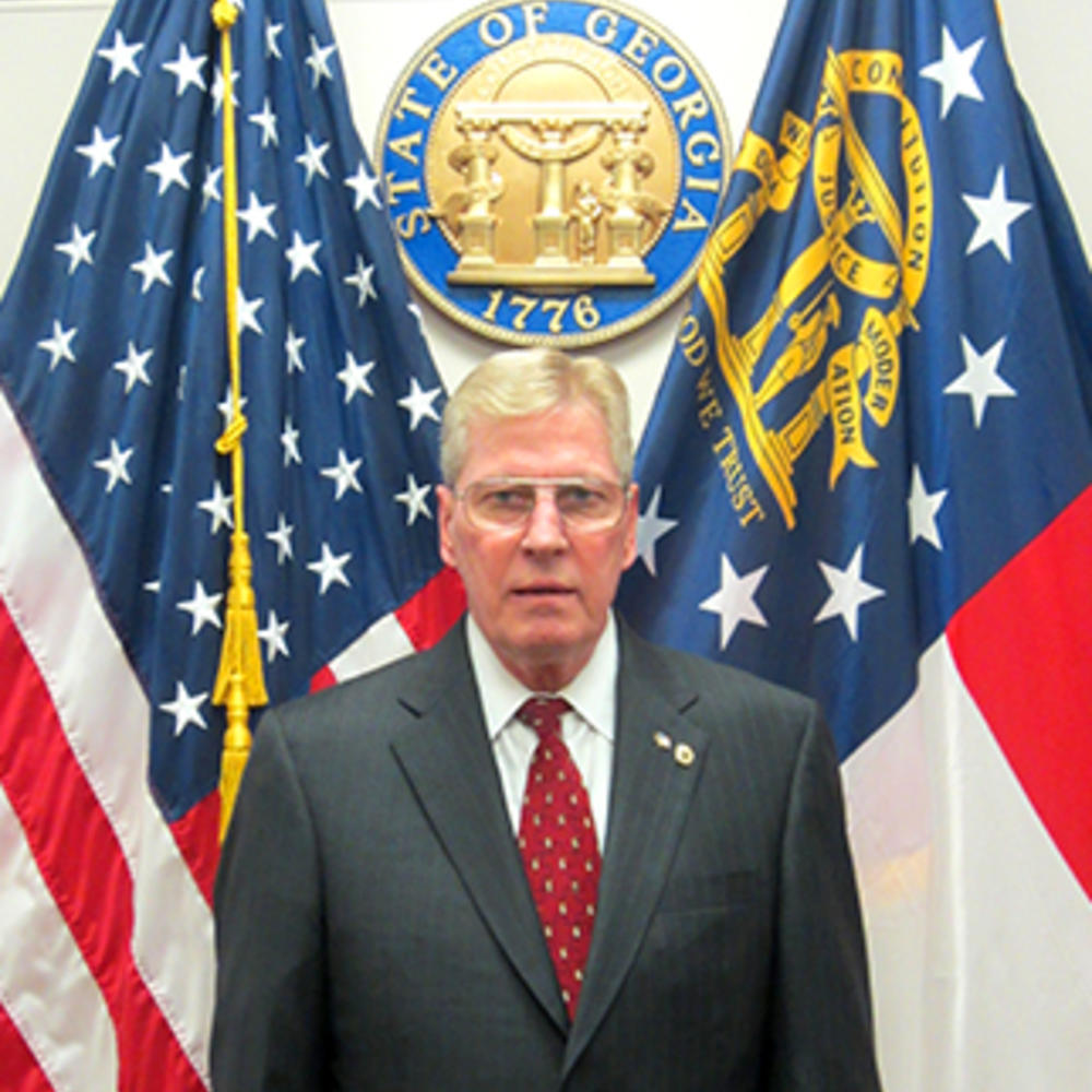 Thom Mash is a member of the Veterans Service Board.
